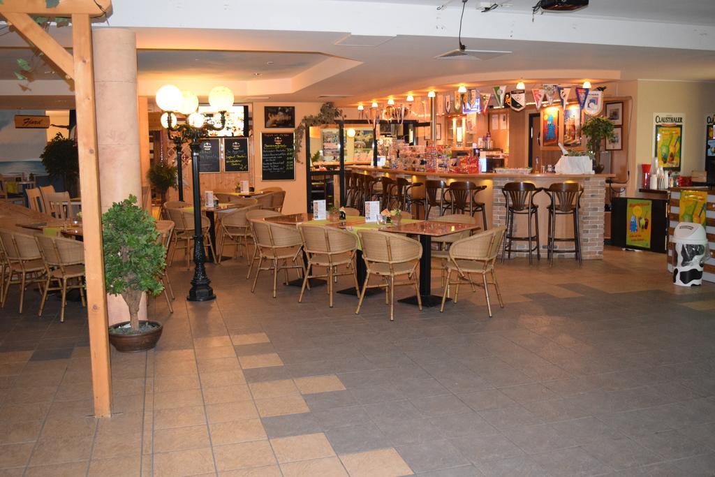 欧元城青年和体育酒店 萨勒河畔瑙姆堡 外观 照片
