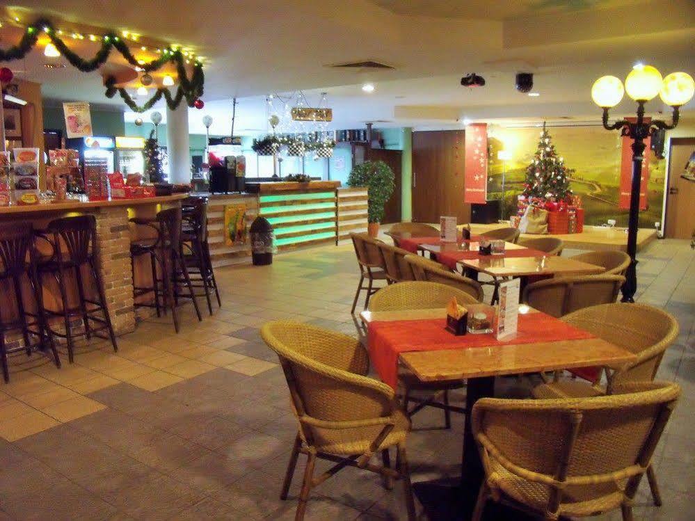欧元城青年和体育酒店 萨勒河畔瑙姆堡 外观 照片