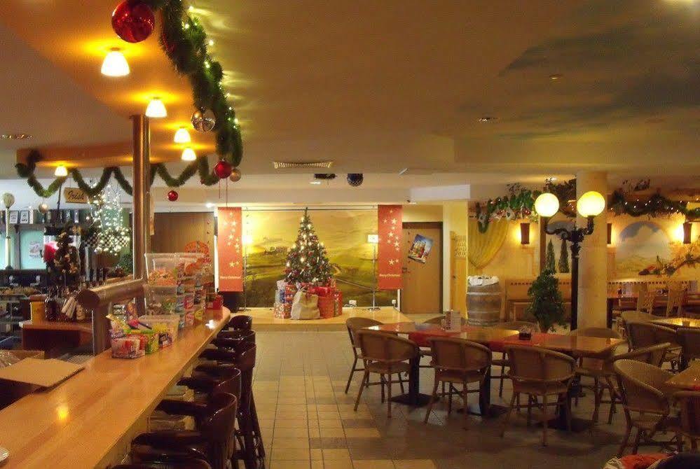 欧元城青年和体育酒店 萨勒河畔瑙姆堡 外观 照片